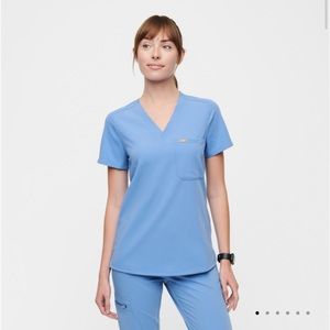 Figs XS ceil blue 1 pocket scrub top